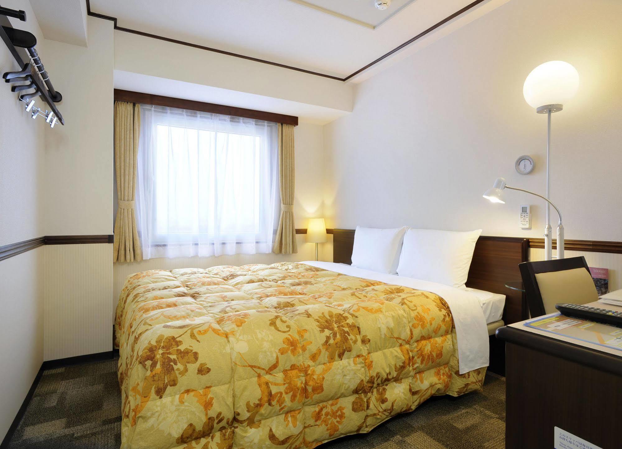 Toyoko Inn Chiba Ekimae Εξωτερικό φωτογραφία